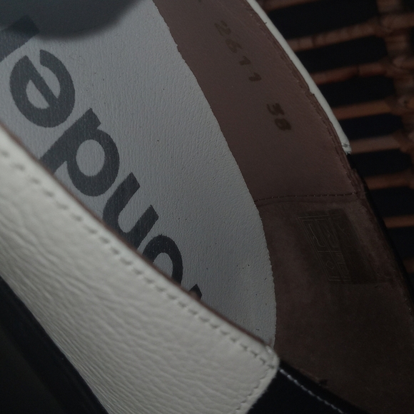 New Wonders Black/White Leather Loafers Size 71/2 / 38 - Picture 12 of 15